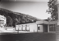 Viktor Uhliarik, Milan Šavlík, Rajmund Müller – Účelové zariadenie vlády SSR v Trenčianskych Tepliciach. Exteriér. 