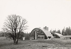 Julián Hauskrecht, Štefan Ďurkovič, František Husovský, Rajmund Müller – Účelové zariadenie Poľana v Tatranskej Javorine. Diaľkový pohľad. 