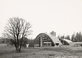 Julián Hauskrecht, Štefan Ďurkovič, František Husovský, Rajmund Müller – Účelové zariadenie Poľana v Tatranskej Javorine. Diaľkový pohľad. 