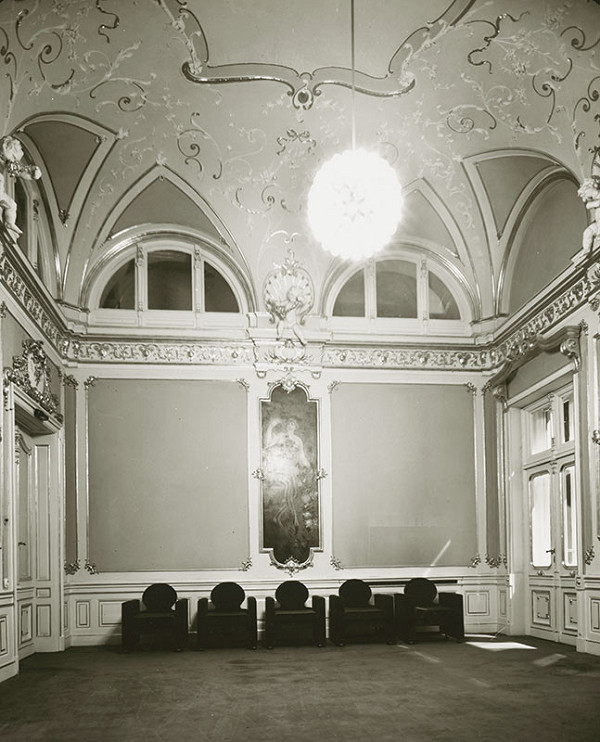 Rajmund Müller – Historická budova SND v Bratislave. Detail interiéru.