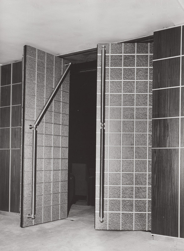 Ferdinand Zbuško, Rajmund Müller – Divadlo Nová scéna v Bratislave.  