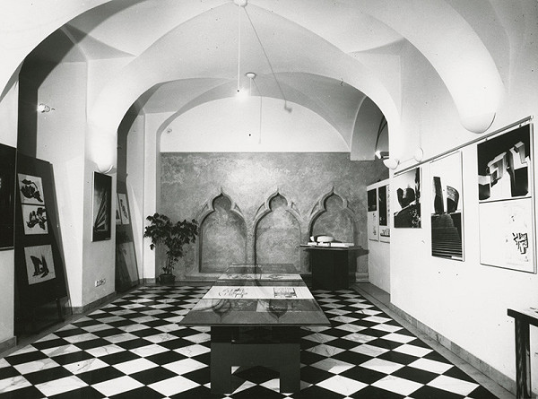 Rajmund Müller – Výstava v 70. narodeninám architetka Dušana Kuzmu. Pohľad do výstavných priestorov.  