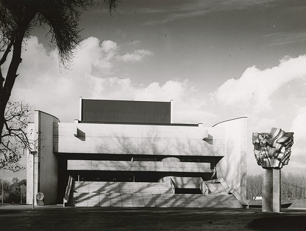 Ferdinand Milučký, Rajmund Müller – Dom umenia Slovenskej filharmónie v Piešťanoch.  