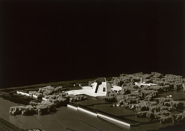 Rajmund Müller – Centrálny cintorín v Nitre. Model. 