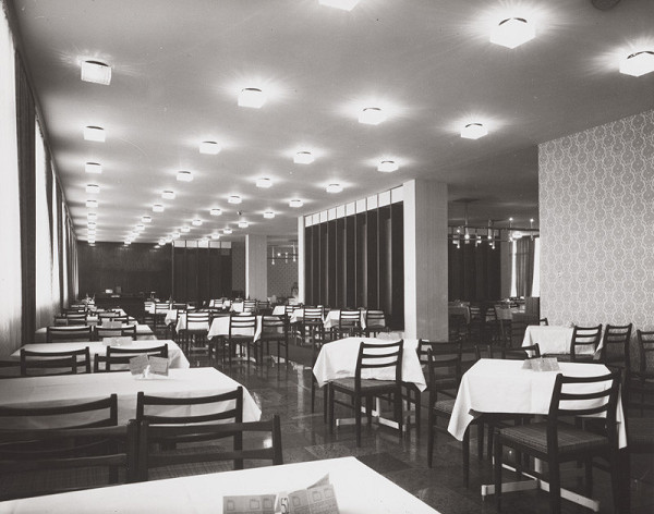 Jiří Petřivý, Rajmund Müller – Liečebný ústav Smaragd v Dudinciach. Jedáleň 