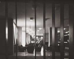 Jiří Petřivý, Rajmund Müller – Liečebný ústav Smaragd v Dudinciach. Interiér haly s intarziou 