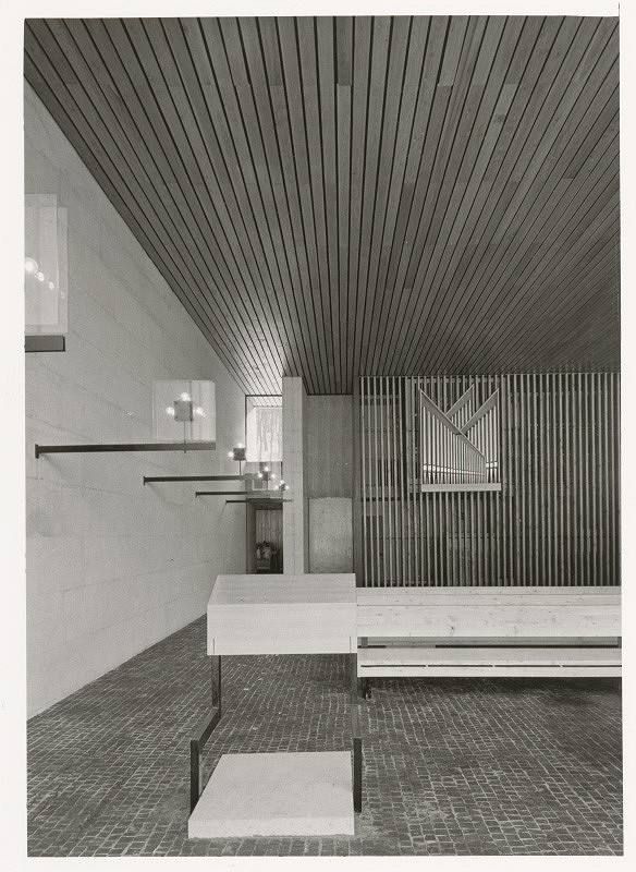 Ferdinand Milučký, M. Mihalovič – Krematórium a urnový háj v Bratislave. Smútočná sieň a chór. 