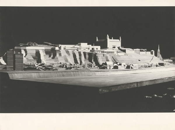 Ferdinand Milučký – Hradný vrch. Areál, podhradie. Bratislava. Model 