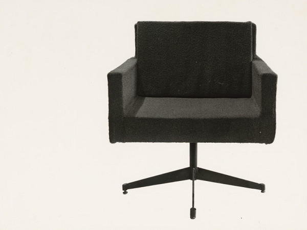 Ferdinand Milučký – Dom knihy na Krížnej ul. v Bratislave. Kreslo zo zasadacej miestnosti vydavateľstva Mladé letá. 