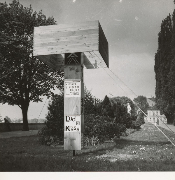 Ferdinand Milučký – Výstava Ľud a krása v Slovenskom národnom múzeu v Bratislave. Vonkajší pútač. 