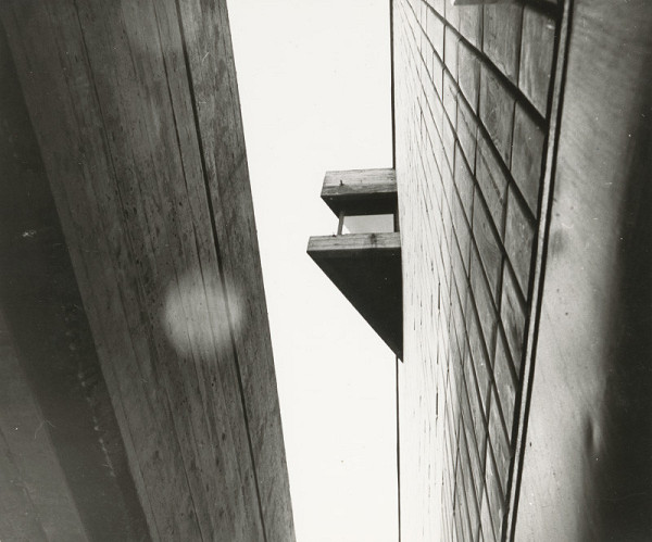 Ferdinand Milučký – Dom umenia v Piešťanoch. Detail arkieru. 