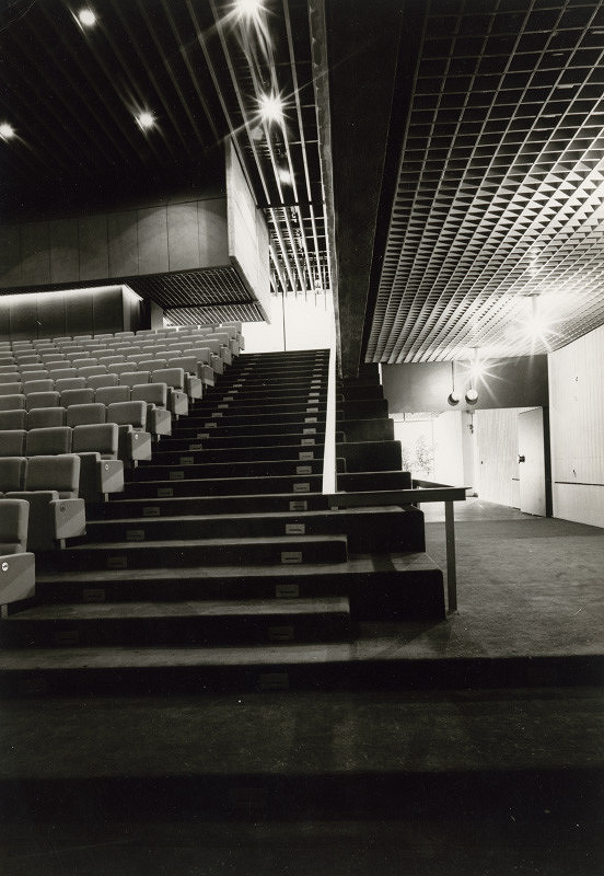 Ferdinand Milučký – Dom umenia v Piešťanoch. Hlavná sála. 