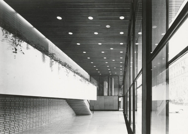 Ferdinand Milučký, Jozef Chovanec, Hilda Fialová – Spoločenský dom v Moskve. Foyer. 