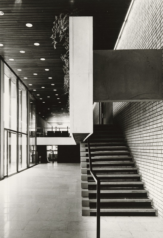 Ferdinand Milučký, Jozef Chovanec – Spoločenský dom v Moskve. Foyer. 