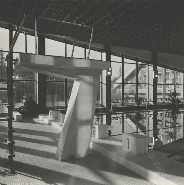 Ján Sturmayr – Rekreačné stredisko OKD na Podbanskom. Skokanský mostík pri veľkom bazéne. 