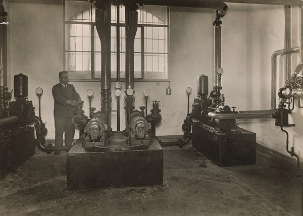 Milan Michal Harminc – Sanatórium Dr. Szontágha v Novom Smokovci. Interiér strojovne.  