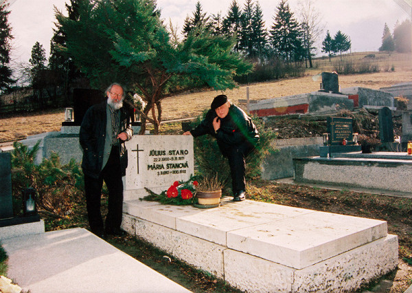 Július Koller, Stanislav Filko – Július Stano (Július Koller and Stano Filko at Ružomberok cemetery, not far from Ľudovít Fulla’s burial place)
