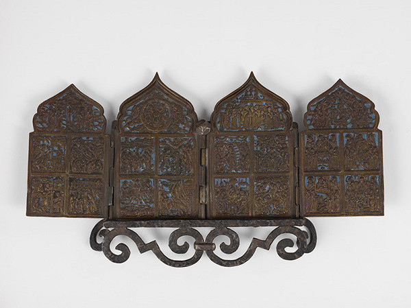 Ruský majster kovolejár z 18. storočia – Štvorsegmentový domáci oltárik s výjavmi Starého a Nového zákona 