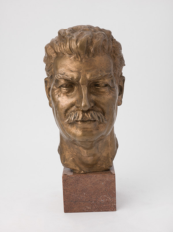Slovenský sochár okolo roku 1950 – Portrét J. V. Stalina