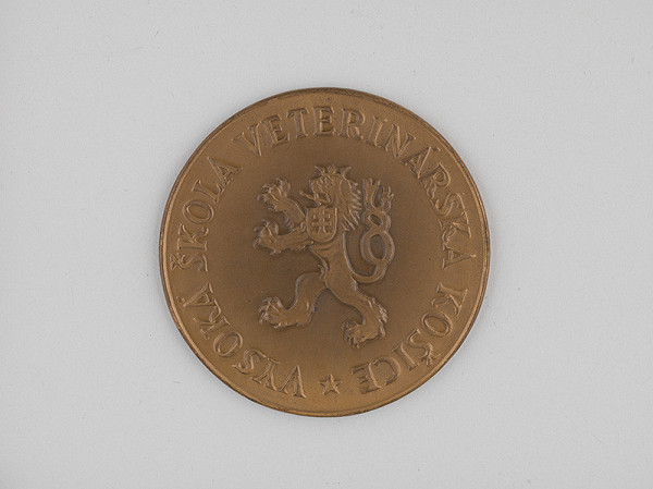 Andrej Peter – Medaila:Vysoká škola veterinárska Košice,averz-Rektorská medaila 