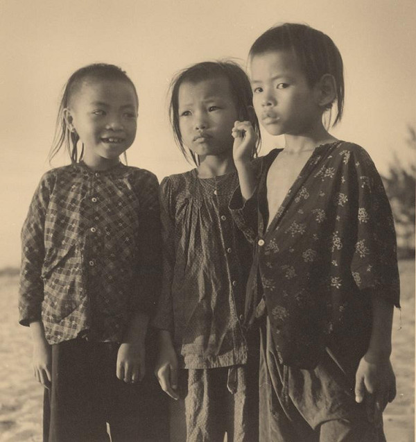 Ján Cifra – Vietnam - portréty. Kamarátky