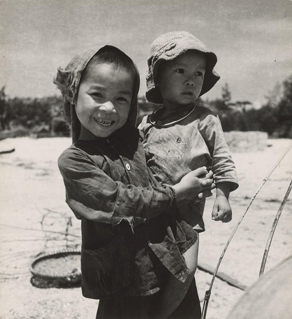 Ján Cifra – Vietnam - portréty. Staršia sestrička