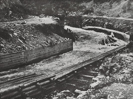 Sergej Protopopov – Pltníci na rieke Uh 4. 