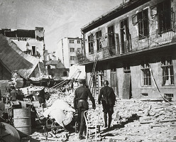 Pavol Poljak – Bratislava. Rafinéria Apollo a prístav po bombardovaní VII. 