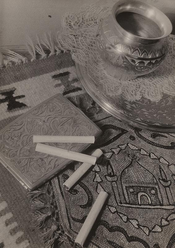 Miloš Dohnány – Zátišie s rozsypanými cigaretami