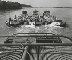 Ester Plicková – Krajina, ktorá odišla. Vlečné člny  