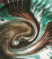 Ester Plicková – Krása hliny. Trasákovaný dekor na modranskom tanieri II. 