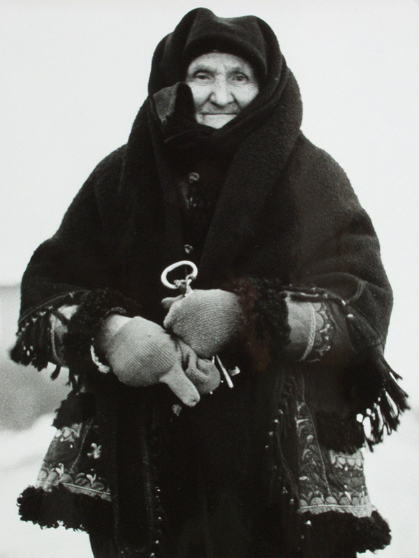Igor Grossmann – Stará žena vo vlniaku. Liptovské Sliače