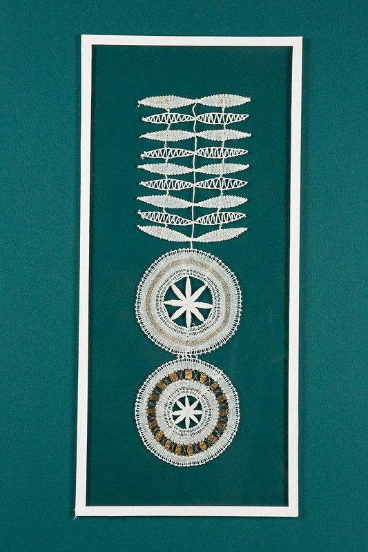 Elena Holéczyová – Rastlinný motív 