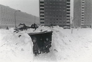 Juraj Bartoš – Deti na sídlisku. Petržalka 