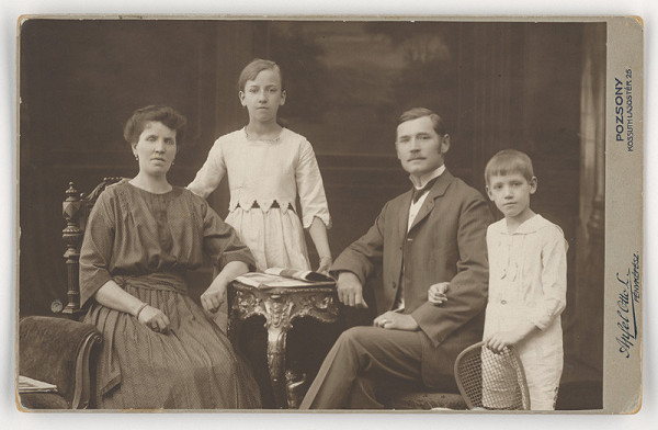 Otto L. Apfel – Rodinný portrét 