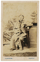 Lazár Letzter – Portrét muža s dáždnikom 