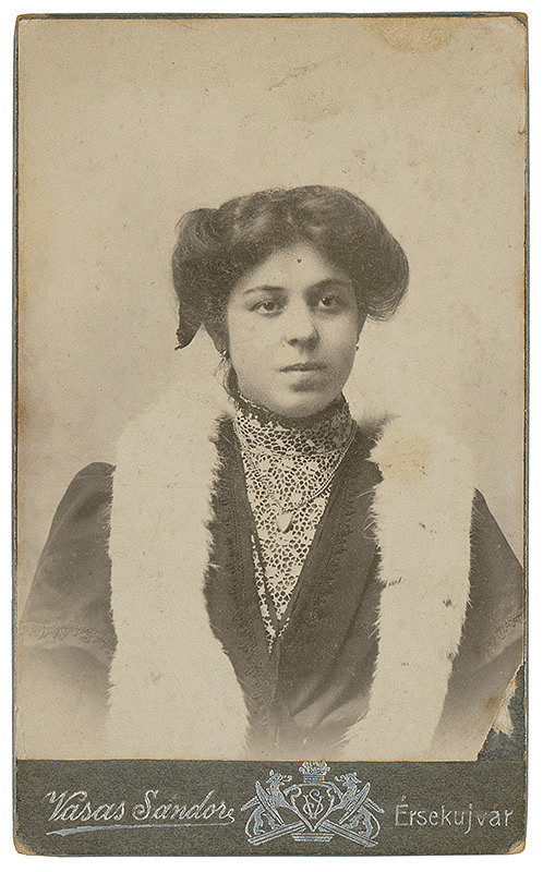 Sándor Vasas – Portrét ženy s kožušinou 