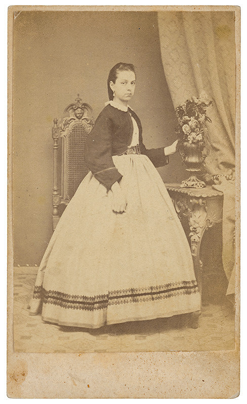 Louis Henri – Portrét stojacej ženy (Bulitska Marie) 