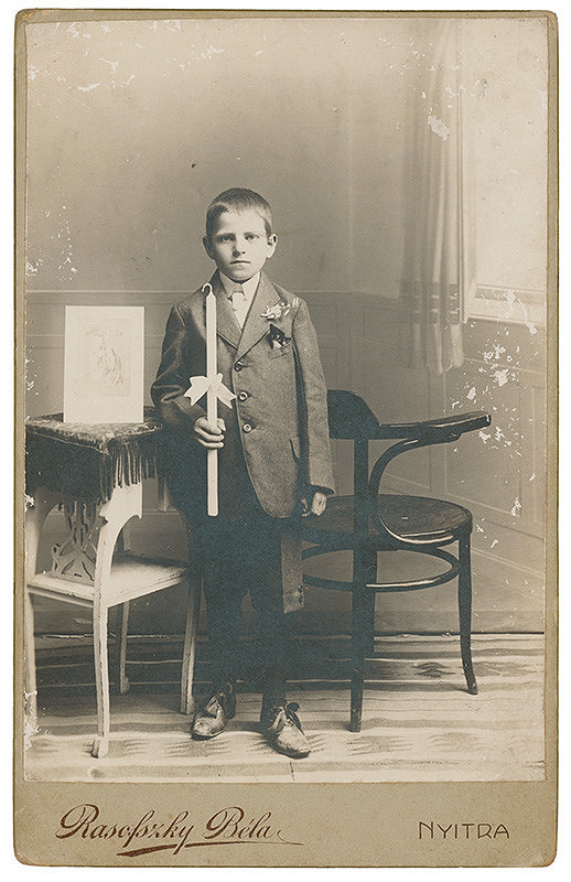 Béla Rasofszky – Portrét chlapca pri sv. prijímaní (Kantór Lacika) 