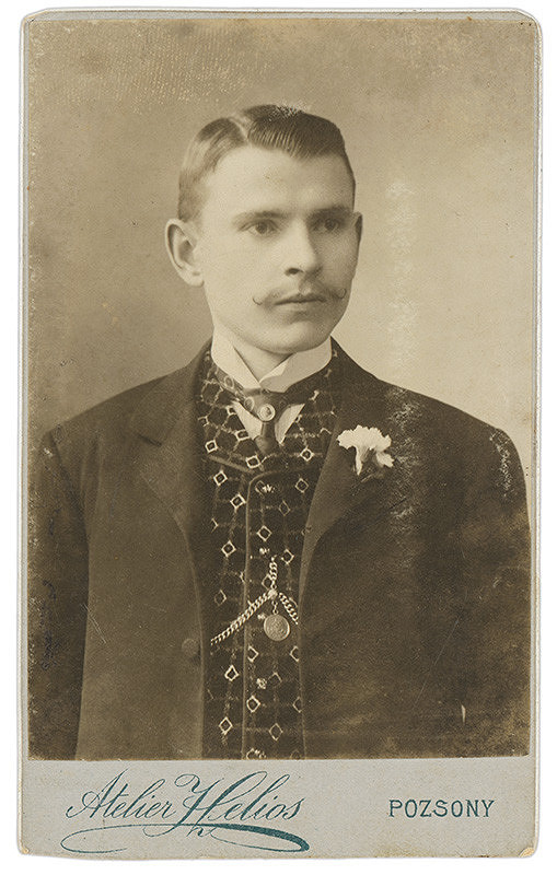 Ateliér Helios (Bratislava) – Portrét muža 