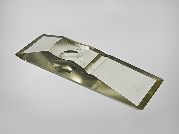 Ján Šuchaň – Svadobná súprava - držiak na obrúčky a pero  