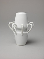 Eugénia McLean Lugsová ml. – Váza s uškami I. 