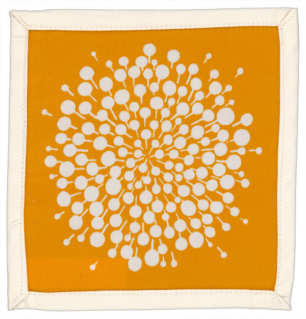 Slávka Pecháčková – Podložka s motívom „Cesnakový kvet“ 