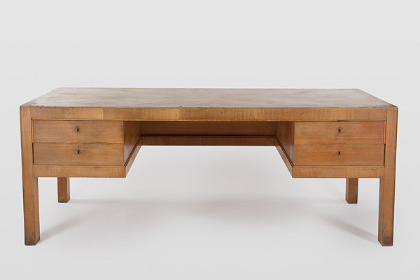 Dušan Samuel Jurkovič – Písací stôl 