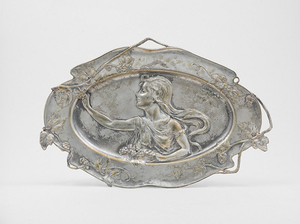 Slovenský remeselník zo začiatku 20. storočia – Podnos secesný 