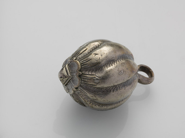 Rakúsko-Uhorský zlatník z 19. storočia – Gombík strieborný 