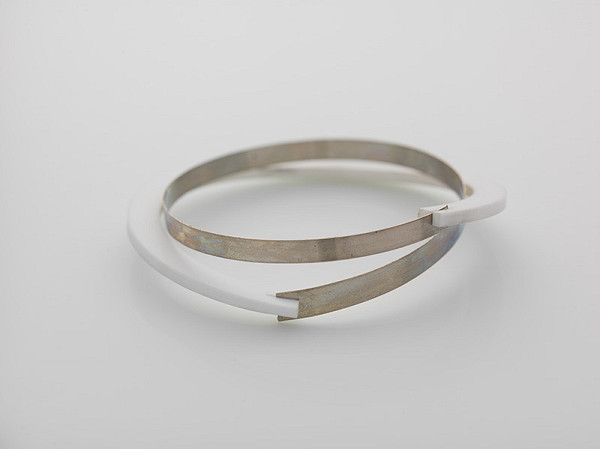 Oleg Fintora – Náramok 