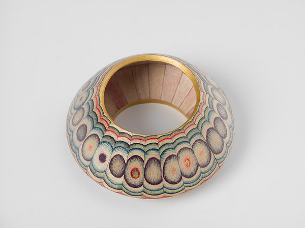 Peter Chatwin, Pamela Martin – Náramok 