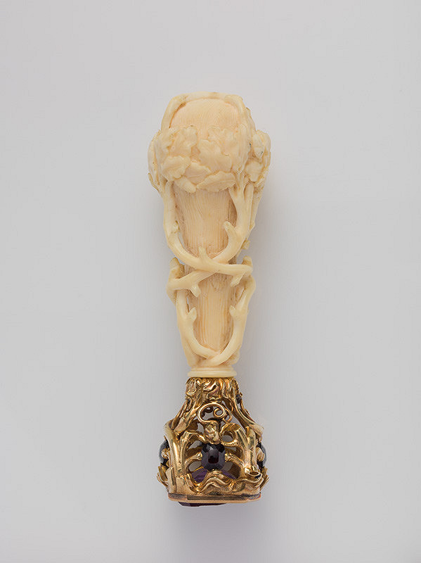 Francúzsky remeselník z 2. polovice 19. storočia – Pečatidlo so slonovinovou rúčkou a s aliančným erbom princa Artura Rohana a Gabriely von Waldstein-Wartenberg 