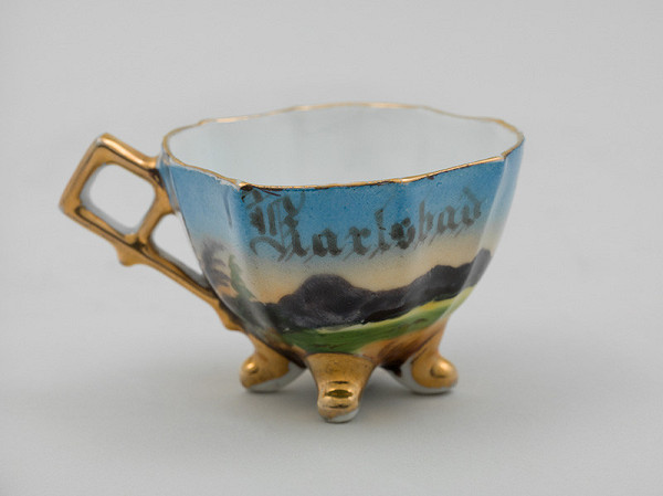 Neznámy autor – Mokka šálka s nápisom Karlsbad 